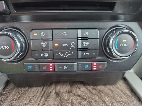 Used 2017 Ford F350 Lariat w/ Lariat Ultimate Package AWD/4WD image 30