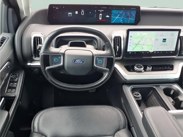 Used 2025 Ford Expedition Platinum AWD/4WD image 6