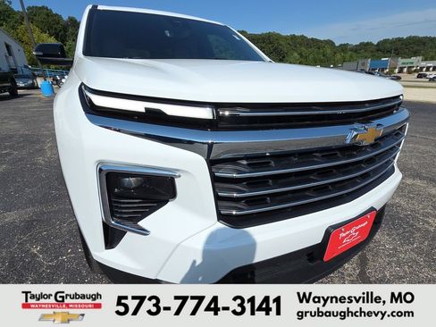 Used 2026 Chevrolet Traverse LT w/ Driver Confidence Package FWD image 11