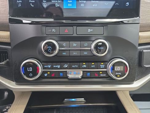 Used 2024 Ford Expedition Max Limited image 38