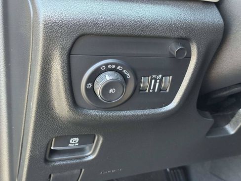 Used 2024 Jeep Grand Cherokee L Limited w/ Trailer Tow Package AWD/4WD image 11