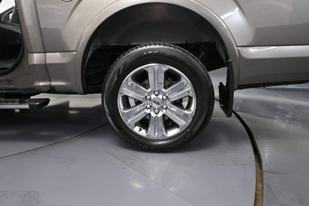 Used 2019 Ford F150 Lariat w/ Equipment Group 502A Luxury AWD/4WD image 10