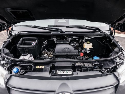 Used 2025 Mercedes-Benz Sprinter 2500 image 28