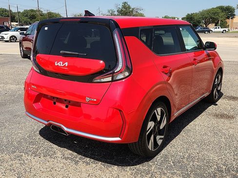 Used 2023 Kia Soul GT-Line w/ GT-Line Technology Package image 3
