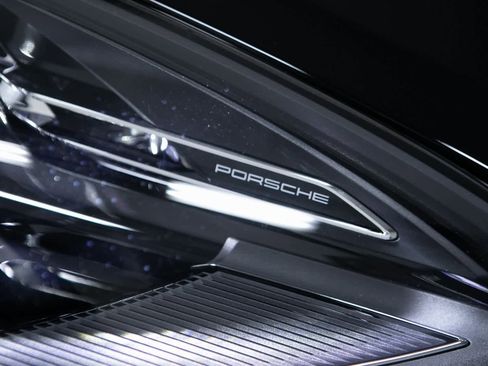 Certified 2025 Porsche Macan image 34