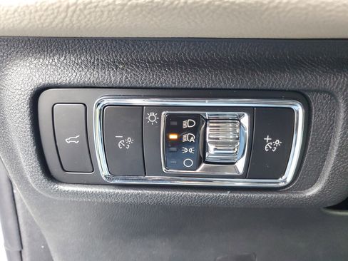 New 2026 Lincoln Corsair Premiere image 14