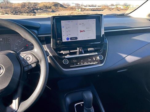 Used 2024 Toyota Corolla LE image 6