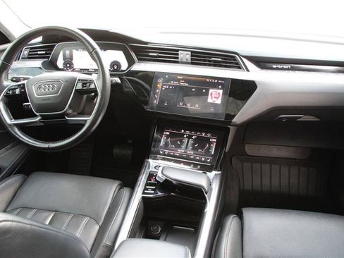 Used 2021 Audi e-tron Prestige AWD/4WD image 21