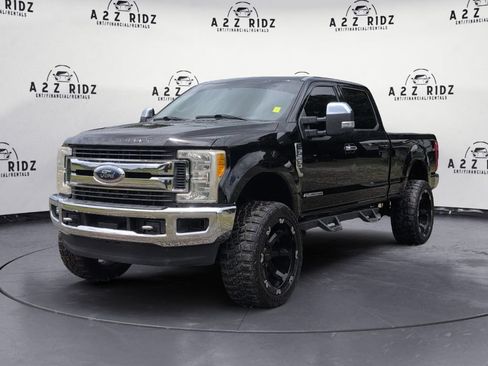 Used 2017 Ford F250 XLT w/ XLT Premium Package AWD/4WD image 3