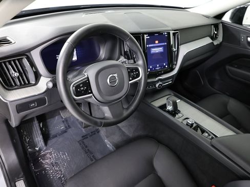 Used 2025 Volvo XC60 B5 Plus AWD/4WD image 22