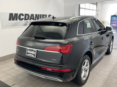 Used 2023 Audi Q5 Premium w/ Convenience Package image 4