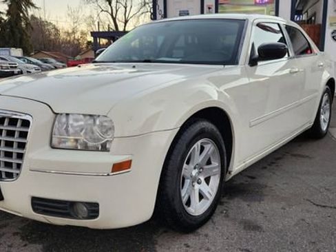 Used 2006 Chrysler 300 Touring w/ Sound Group image 3