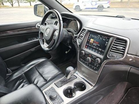 Used 2018 Jeep Grand Cherokee Overland image 13