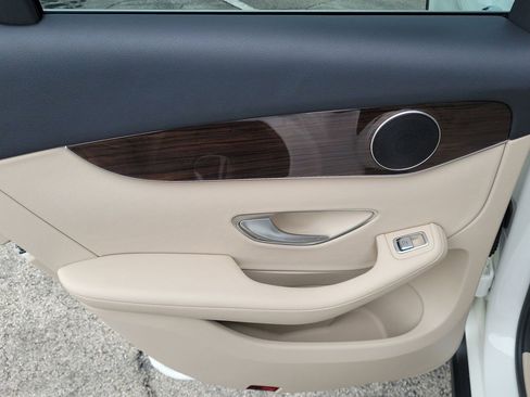 Certified 2022 Mercedes-Benz GLC 300 image 11