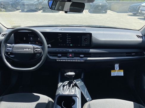 New 2026 Kia K4 FWD image 24
