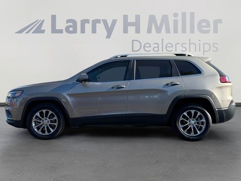 Used 2021 Jeep Cherokee Latitude Plus image 2
