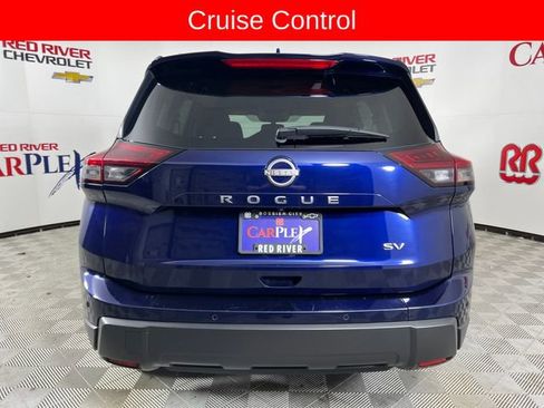 Used 2024 Nissan Rogue SV image 8