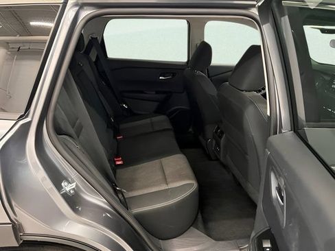 Used 2025 Nissan Rogue SV AWD/4WD image 10