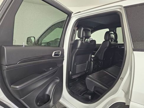 Used 2021 Jeep Grand Cherokee Altitude image 19