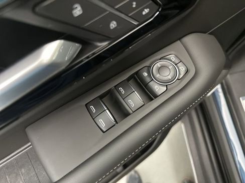 New 2026 Chevrolet Suburban Premier image 17