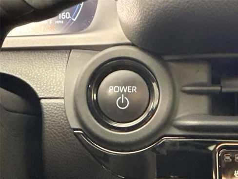 Used 2023 Toyota Crown Limited image 21