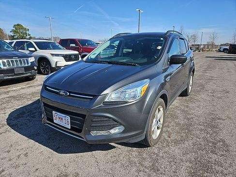 Used 2016 Ford Escape SE w/ Equipment Group 201A image 3