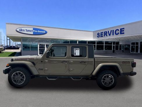 Used 2020 Jeep Gladiator Sport AWD/4WD image 5