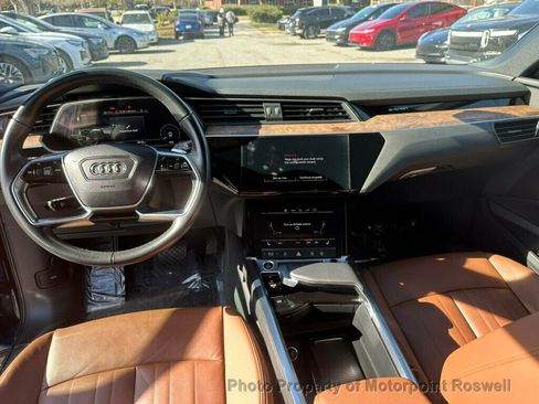 Used 2022 Audi e-tron Premium w/ Interior Protection Package image 22