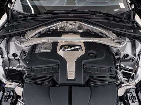 Used 2025 Aston Martin DBX 707 AWD/4WD image 33