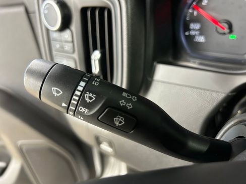 Used 2020 Chevrolet Silverado 1500 Custom w/ Custom Value Package image 21