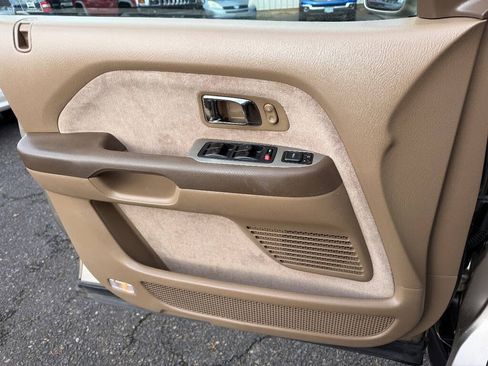 Used 2005 Honda Pilot EX image 24