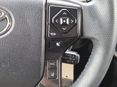 Used 2021 Toyota 4Runner TRD Off-Road AWD/4WD image 7