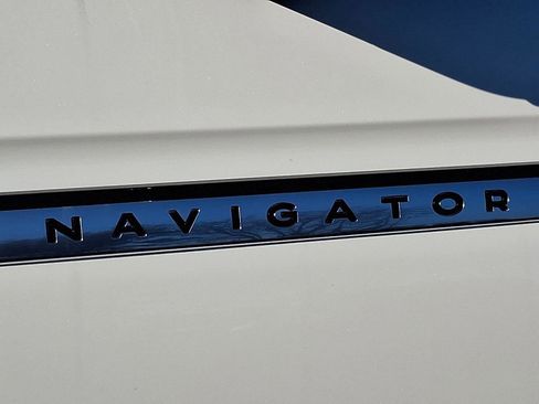 New 2025 Lincoln Navigator L Reserve image 22
