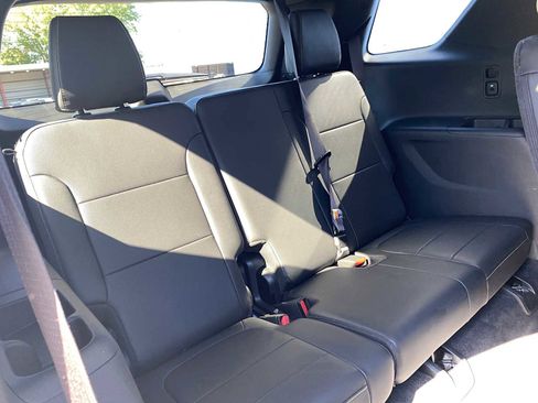 Used 2023 Chevrolet Traverse Premier w/ Redline Edition image 33
