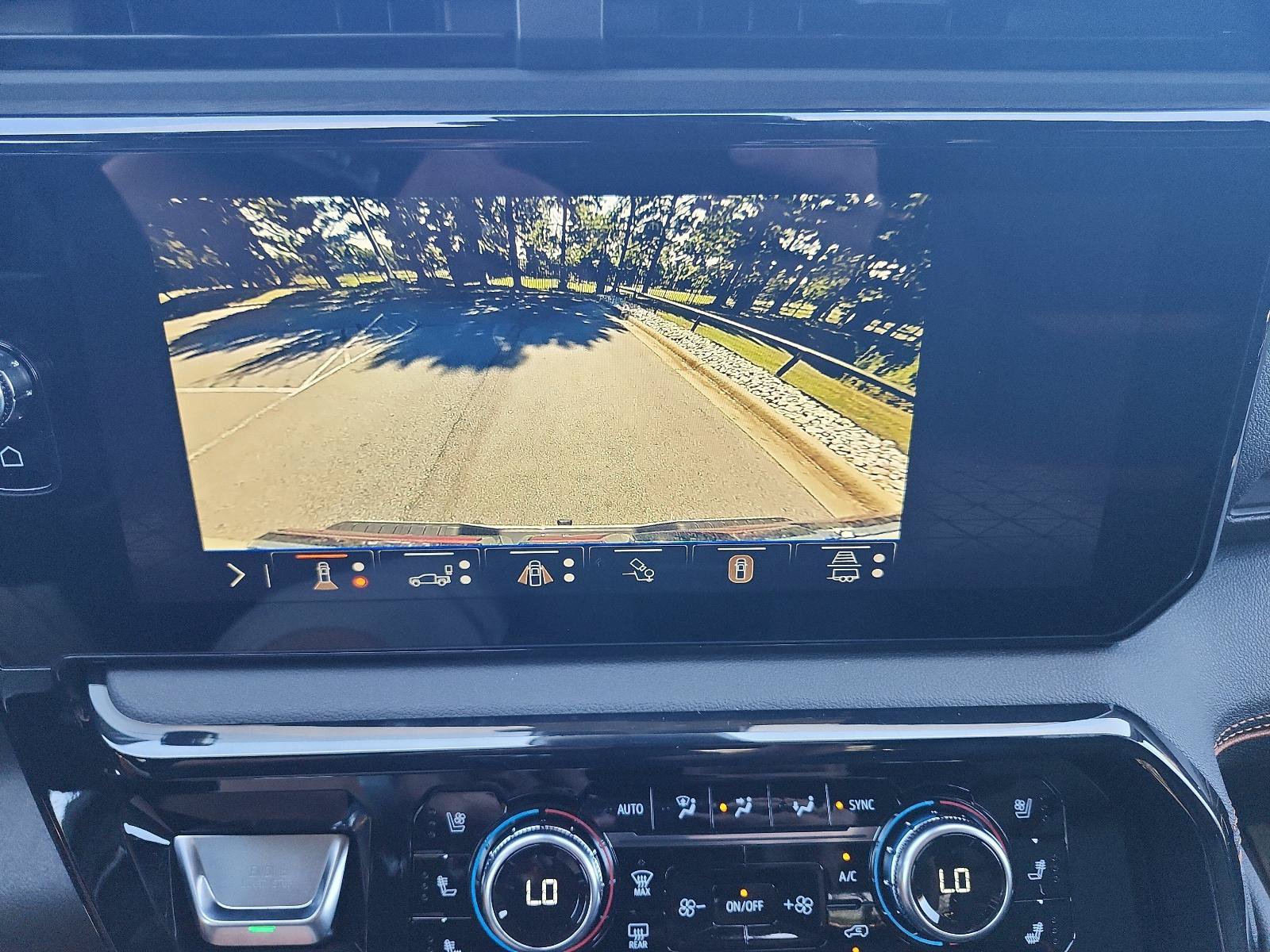 New 2026 GMC Sierra 1500 AT4 w/ AT4 Premium Package AWD/4WD image 16