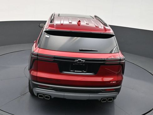 Used 2025 Chevrolet Traverse Z71 w/ Enhanced Driving Package AWD/4WD image 17