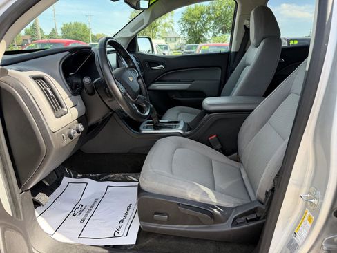 Used 2017 Chevrolet Colorado LT AWD/4WD image 10