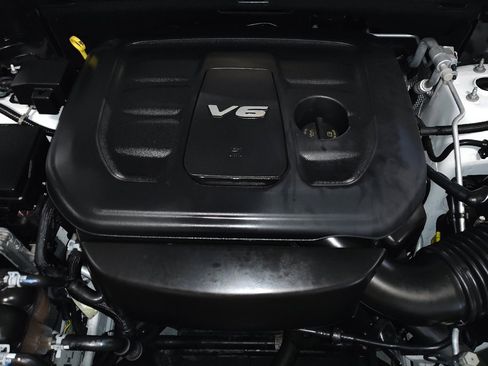 Used 2018 Jeep Grand Cherokee Laredo image 30