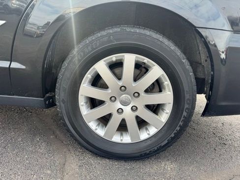 Used 2016 Chrysler Town & Country Touring image 12