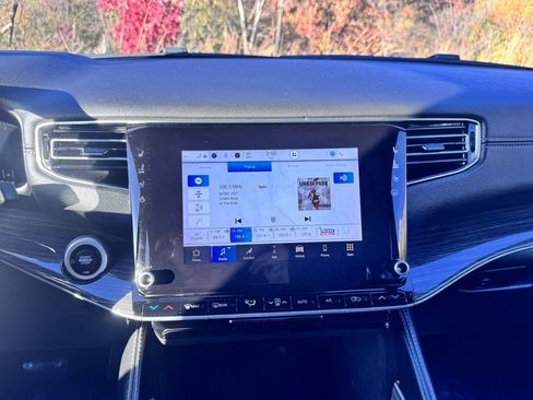 Used 2022 Jeep Wagoneer Series II image 8