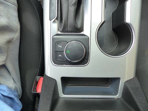 Used 2021 Chevrolet Blazer LT FWD image 34