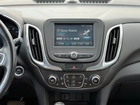 Used 2018 Chevrolet Equinox LT image 16