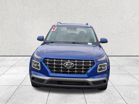 Used 2024 Hyundai Venue Limited FWD image 8