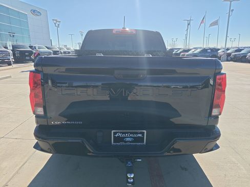 Used 2024 Chevrolet Colorado Trail Boss w/ Technology Package image 4