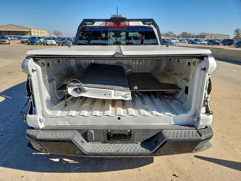 Used 2024 Chevrolet Colorado W/T w/ Safety Package image 6