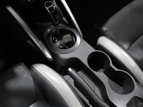 Used 2016 Hyundai Veloster Turbo image 15