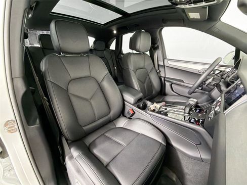 Certified 2026 Porsche Macan Turbo AWD/4WD image 28