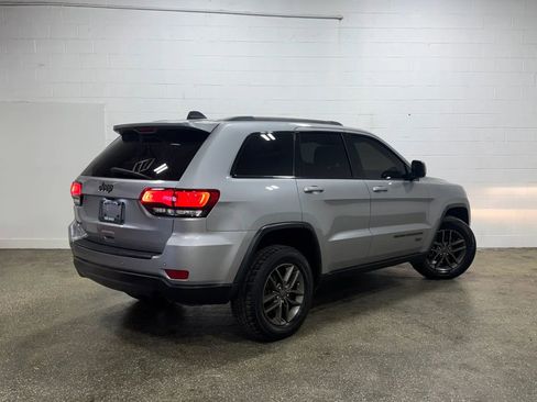 Used 2016 Jeep Grand Cherokee Laredo 75th Anniversary AWD/4WD image 3