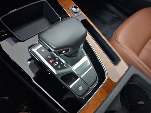 Used 2023 Audi Q5 2.0T Premium w/ Convenience Package image 14