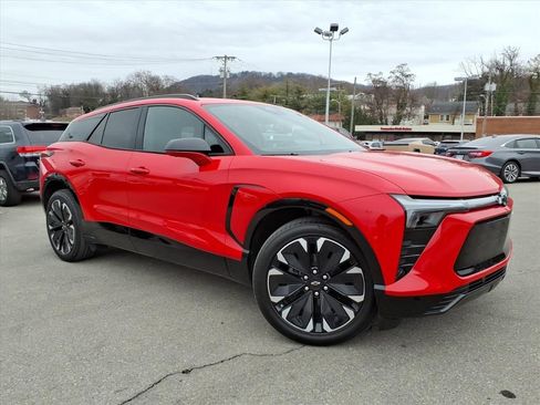 Used 2024 Chevrolet Blazer EV RS image 2